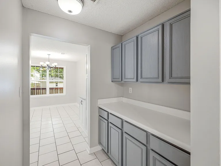6330 N Glen Dr — Photo 18