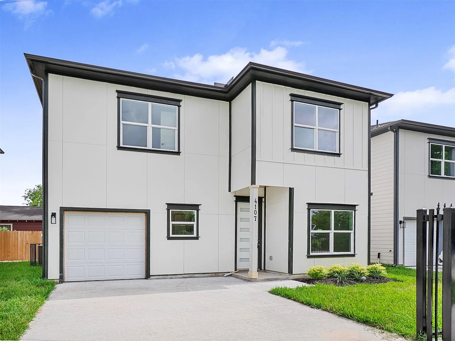 3 bed, 2.5 bath, 1372 sqft, $1,995 — Photo 3