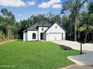 5644 Ahuawa Pl, Diamondhead, MS 39525
