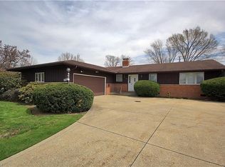 2555 Deborah Dr, Beachwood, OH