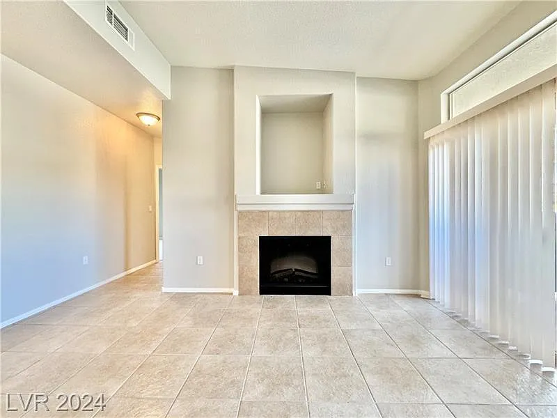 Jeffreys St #2104 - 8805* - 1 — Photo 2