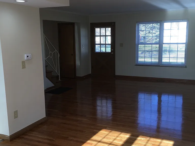 5851 N High St #C — Photo 25