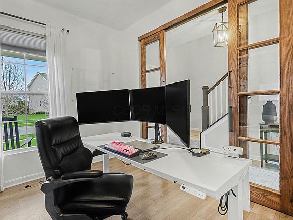 5th image of 210 Warbler Ln