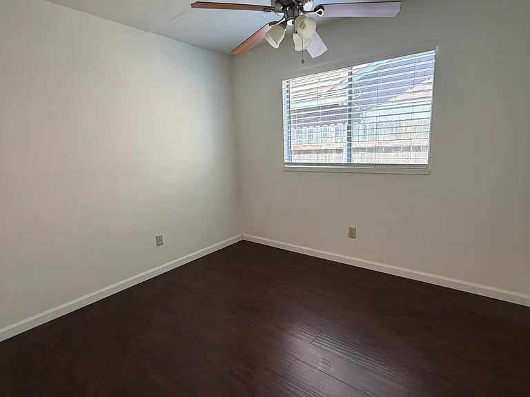 816 Grand Central Dr — Photo 7