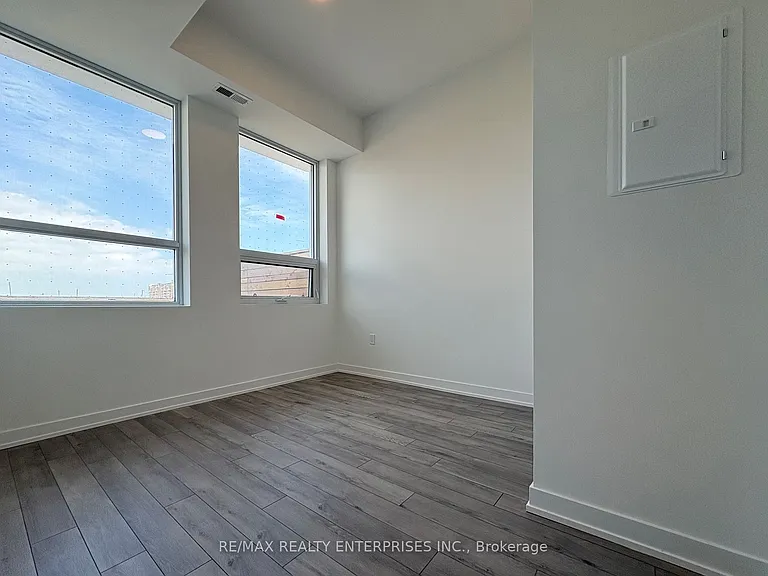 1005 Dundas St E #136 — Photo 11