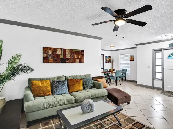 6280 SW 8th Pl, Pompano Beach, FL 33068