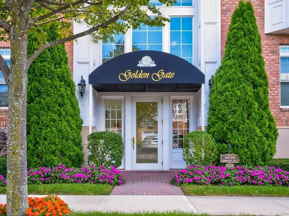 566 Roosevelt Way #49, Westbury, NY 11590