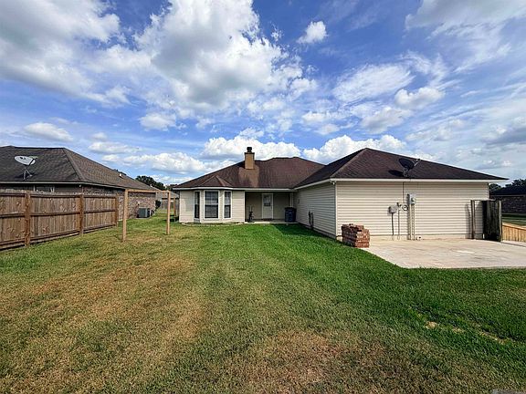 4th image of 801 Chemin Dr