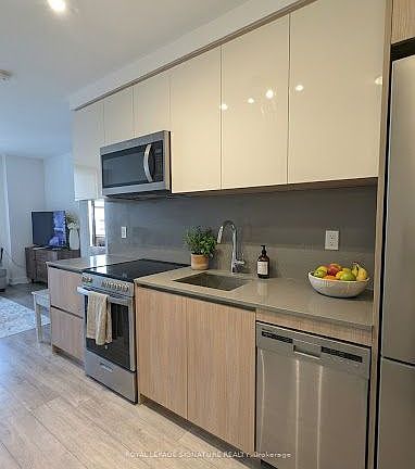4th image of 3100 Keele St #1121