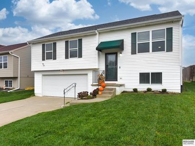 8944 Quest St, Omaha, NE, 68122