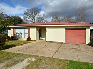 4950 Beaumont Ave, Groves, TX 77619