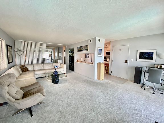 3rd image of 555 Lake St #6