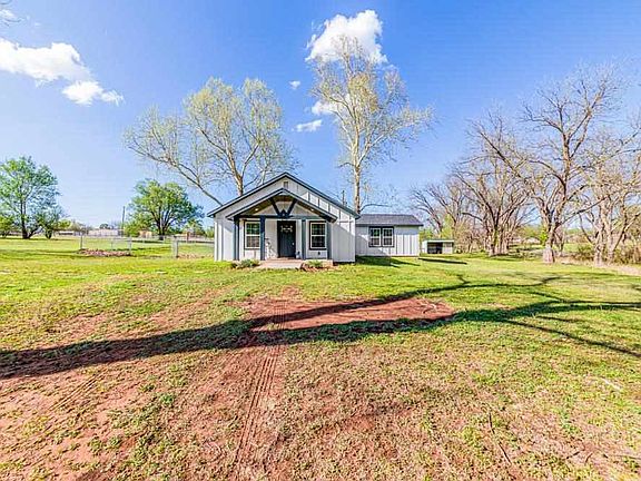 3rd image of 512 N Wildwood Acres Cir