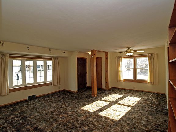 2nd image of 261 N Cherry St