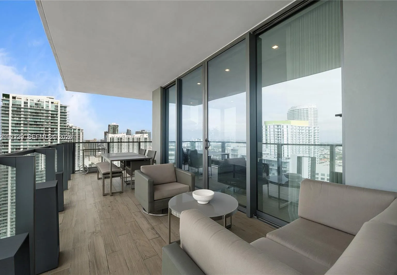 Rise Condo — Photo 3