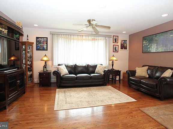 5th image of 656 Artwood Dr