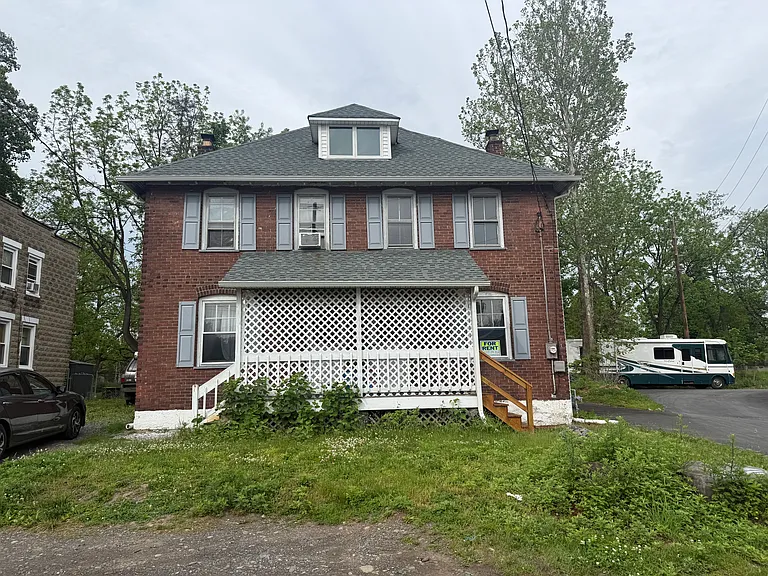 12 Foundry St — Photo 1