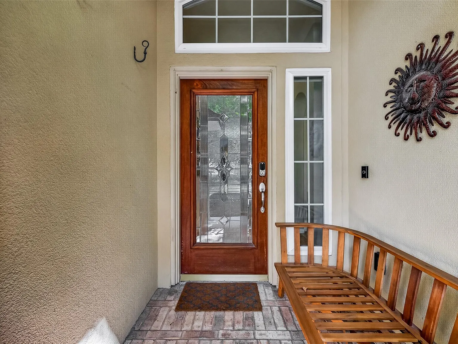 3 bed, 2.0 bath, 2320 sqft, $3,499 — Photo 3