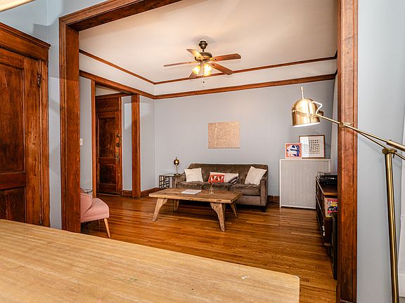 5th image of 2837 N Cambridge Ave #1