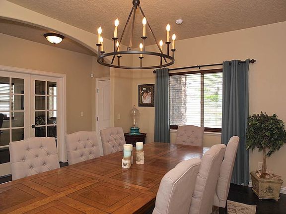 Formal Dining