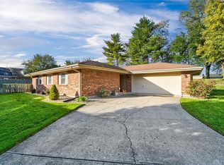 1002 Old Stone Ct, Dayton, OH 45459