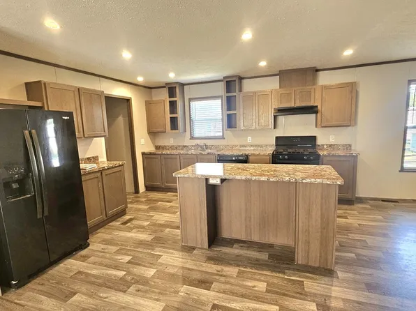 14245 Pavin Pl, West Olive, MI 49460