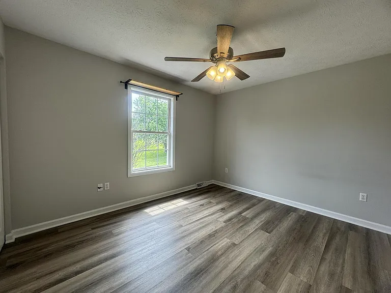 125 Woods Trl — Photo 9