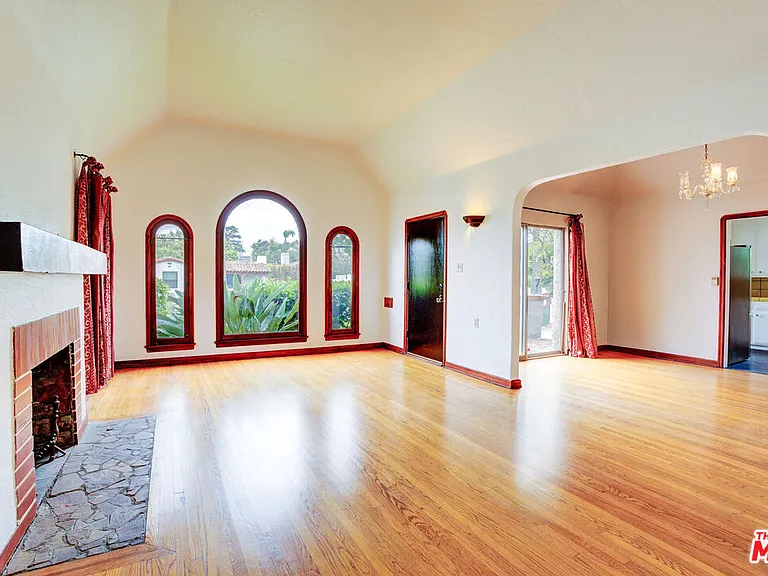 10372 Tennessee Ave — Photo 5