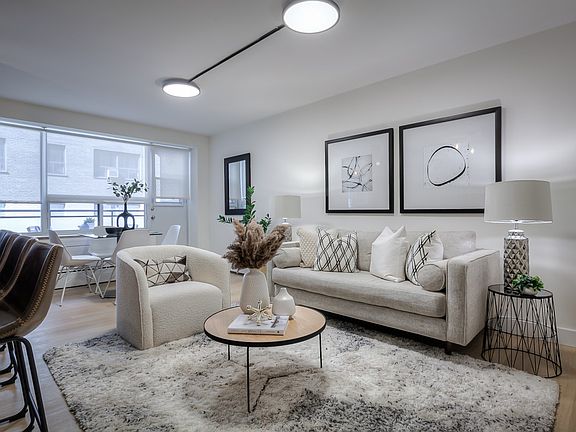 3rd image of 420 Eglinton Ave E #405