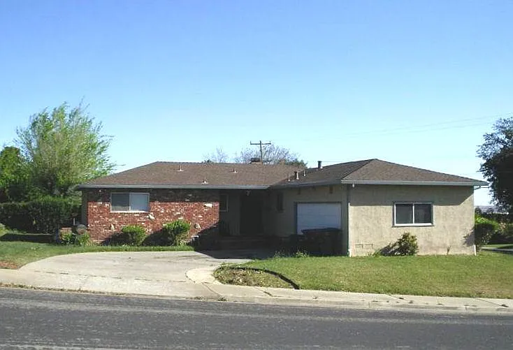 7 Falls St photo 1