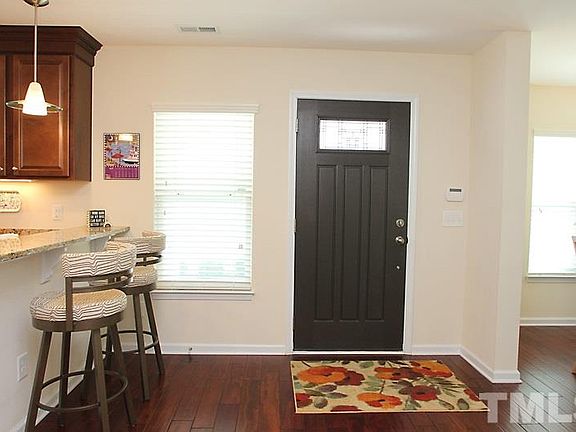 3rd image of 1901 Bartlett Cir