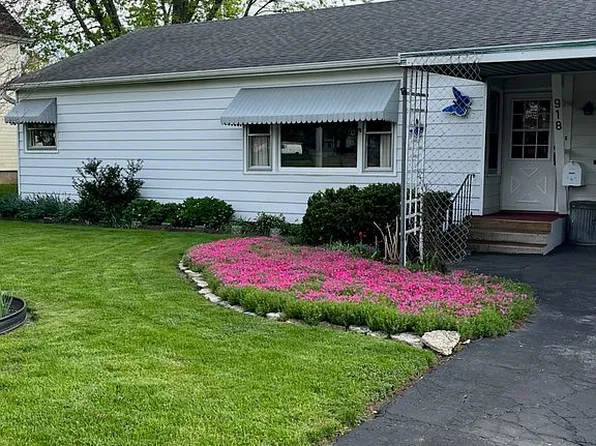 918 W Main St, Genoa, IL 60135