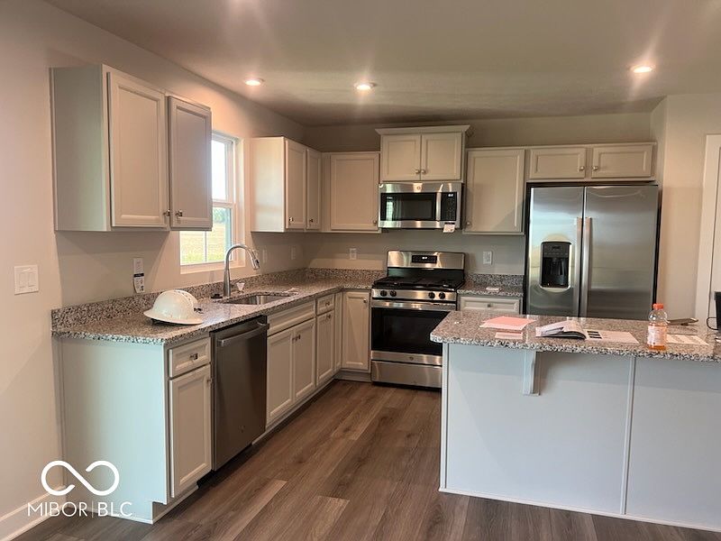 2nd image of 1018 Green Valley Dr