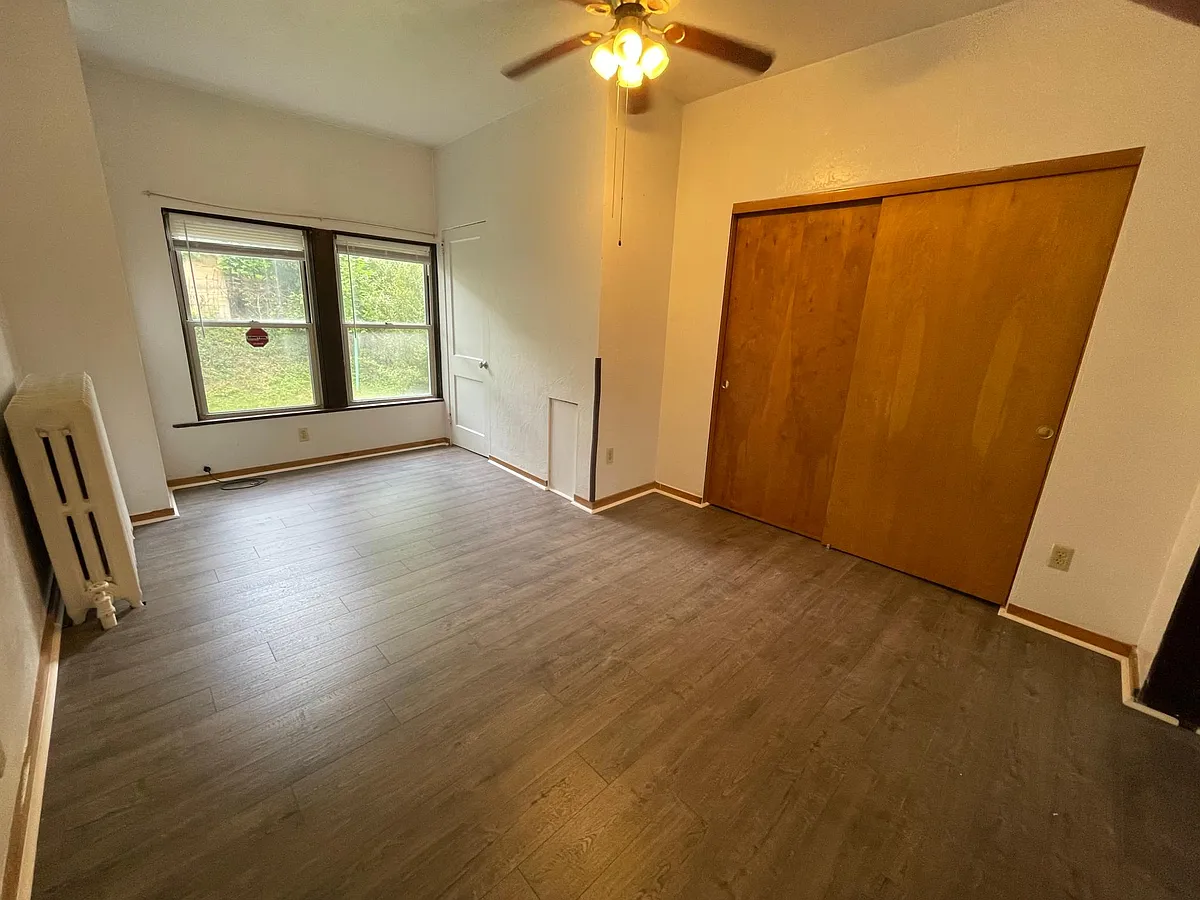 Building Photo - 5855 Nicholson St #1