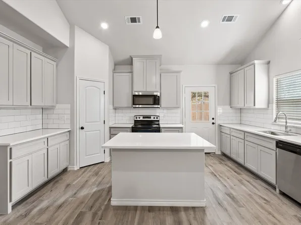 1949 Johnson Bend Rd, Weatherford, TX 76088