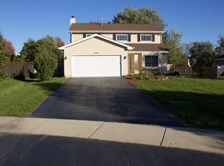 3096 Diane Dr, Aurora, IL 60504