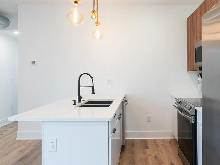 2621 W Oxford St #304 — Photo 9