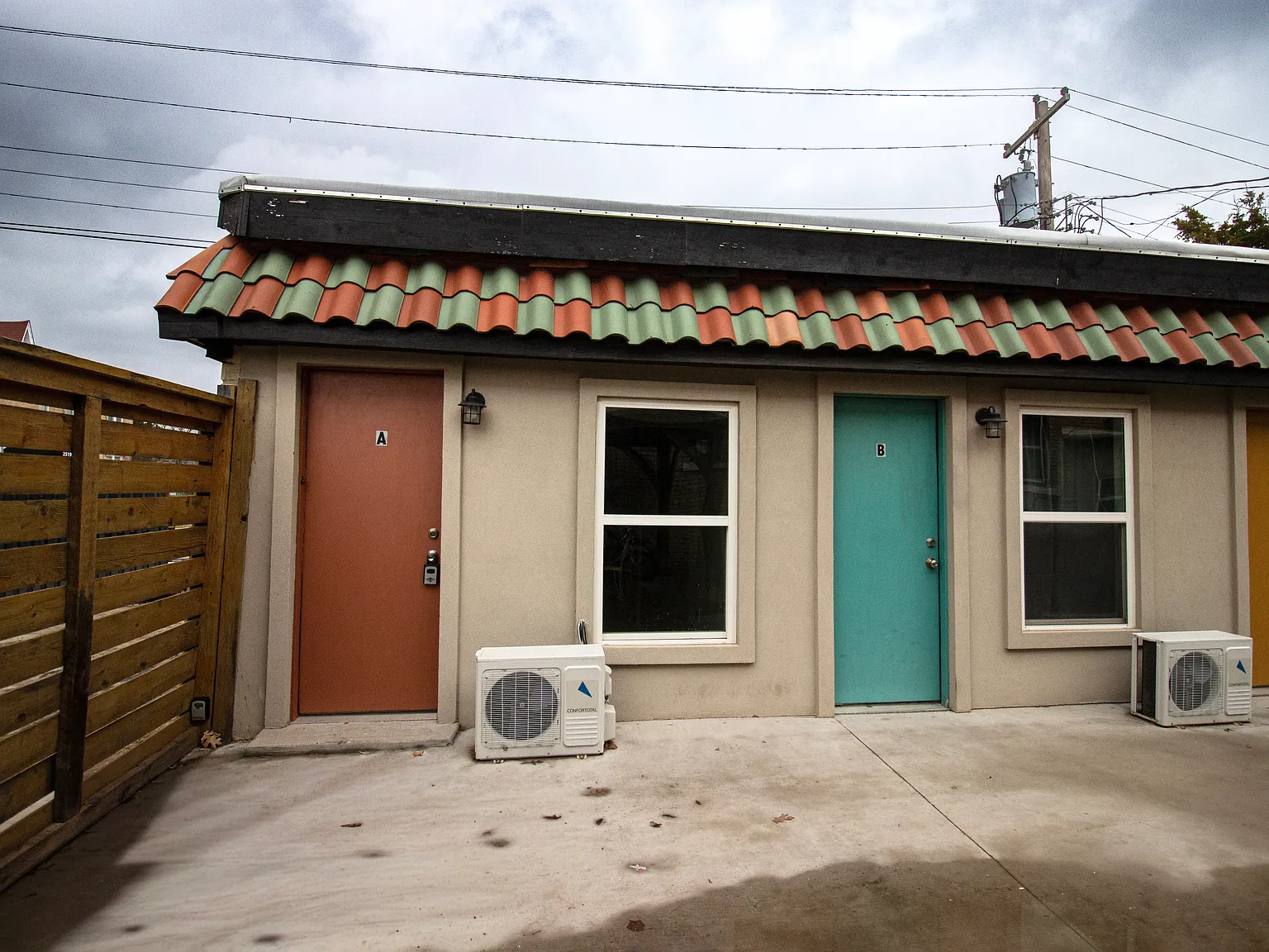 225 NW 24th St — Photo 3