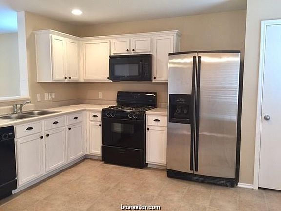 5th image of 15203 Meredith Ln