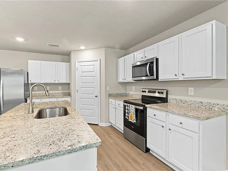 6028 Creek Side Trl — Photo 11