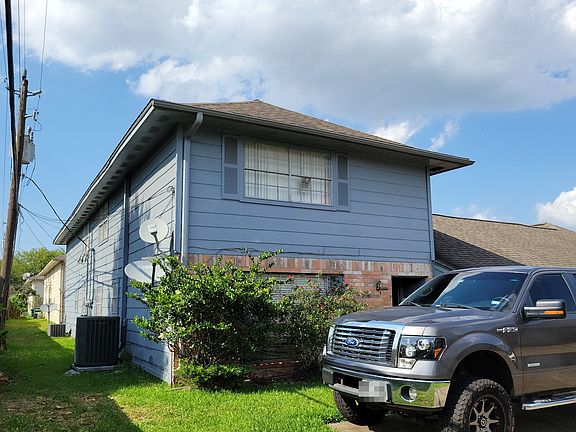 3rd image of 6516 S Briar Bayou Dr
