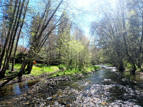 3356 Little Applegate Rd, Jacksonville, OR 97530