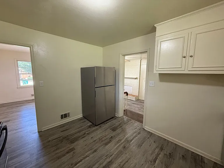 140 Forest Rd — Photo 8