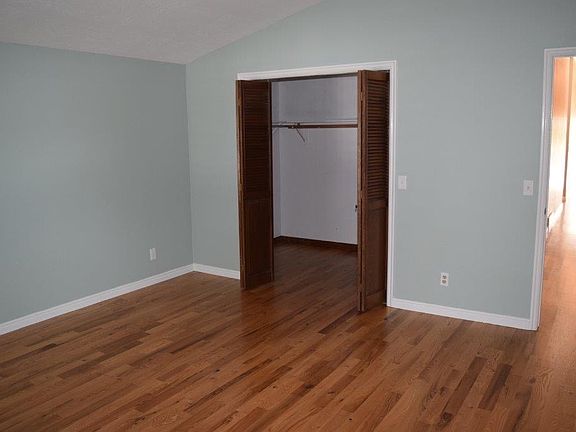 5th image of 8137 S Mountain Oaks Dr
