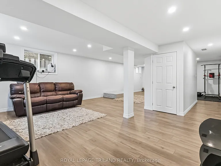860 Kettleridge St — Photo 33