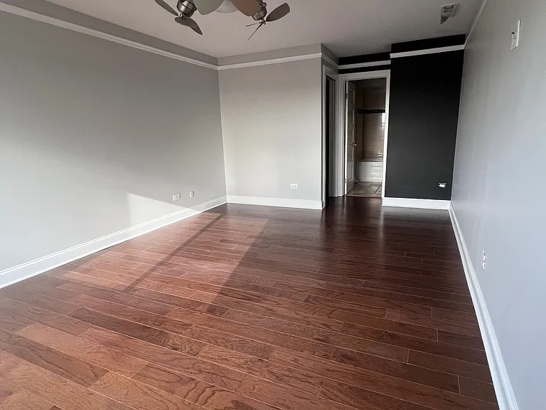 9242 Gross Point Rd #405 — Photo 12