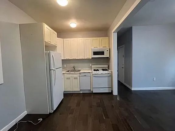 2nd image of 29 Bartholdi Ave #101