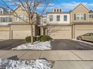 33 Locks Farm Ln, Downingtown, PA 19335