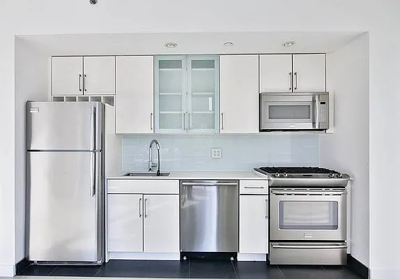 Rented by Platinum Properties | media 14