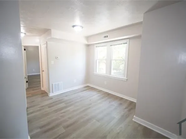 3205 28th St SE APT 4, Washington, DC 20020